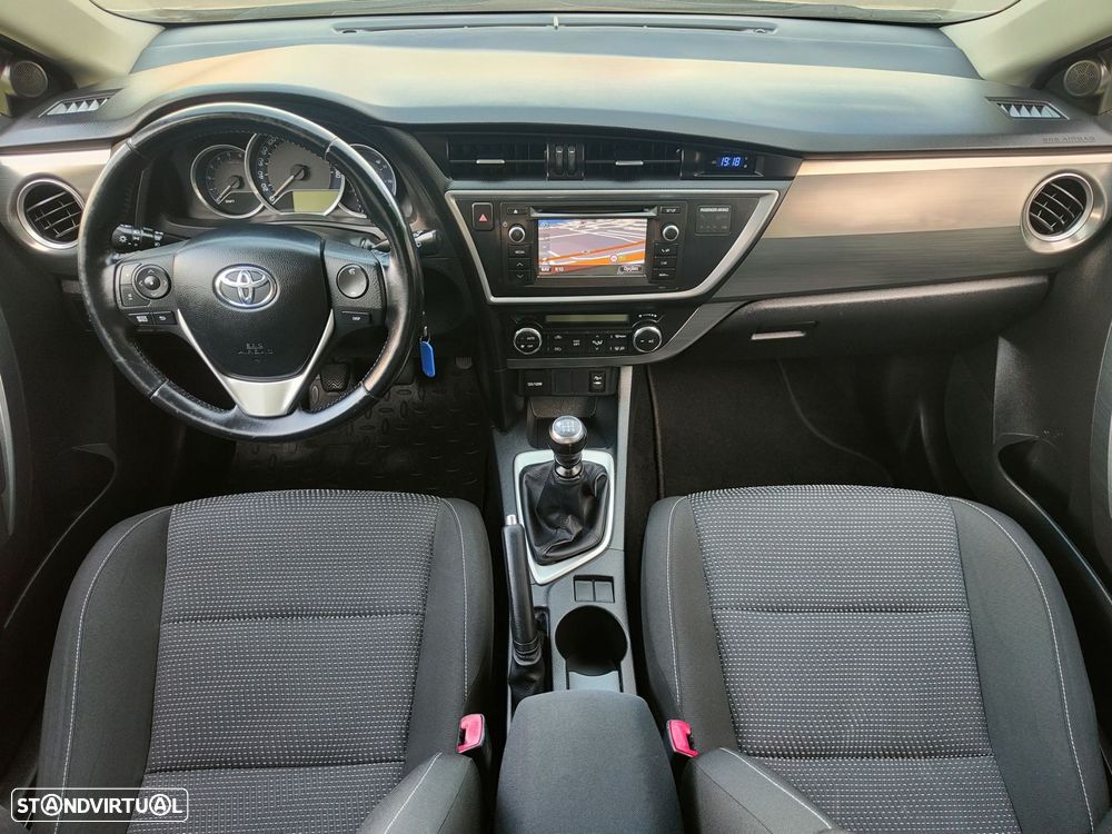 Toyota Auris 1.4 D-4D Com.+P.Sport+Navi - 34