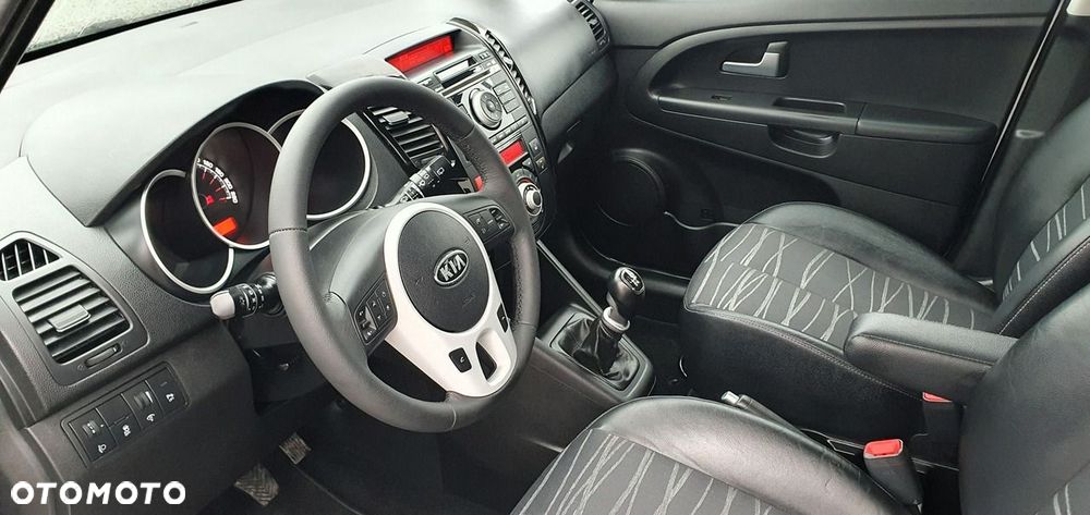 Kia Venga - 6