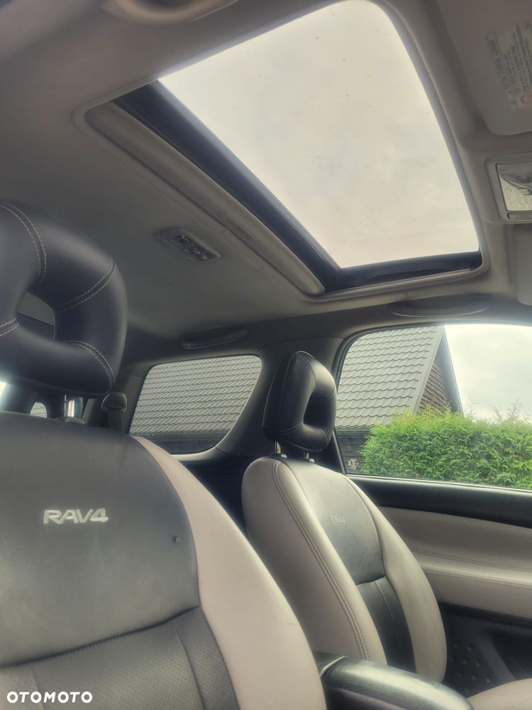 Toyota RAV4 - 10