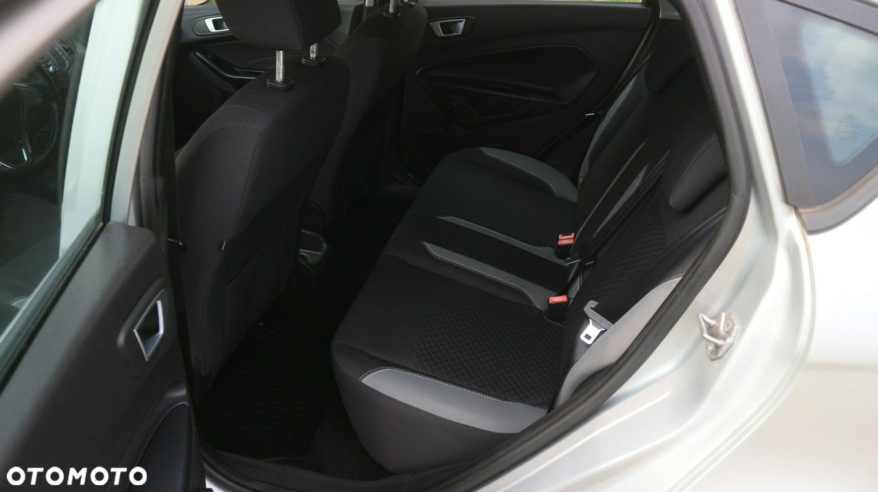 Ford Fiesta 1.25 Celebration - 26