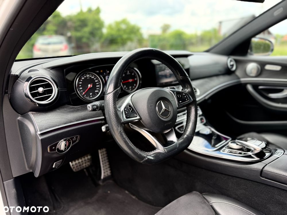 Mercedes-Benz Klasa E 220 d 9G-TRONIC - 12