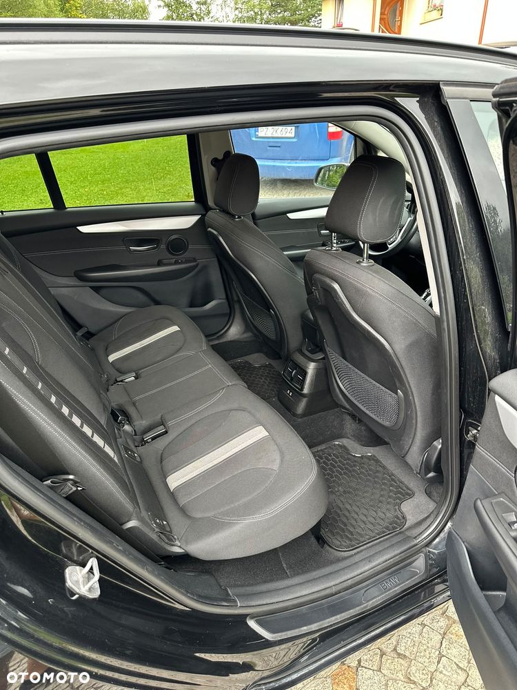 BMW Seria 2 218d xDrive - 11