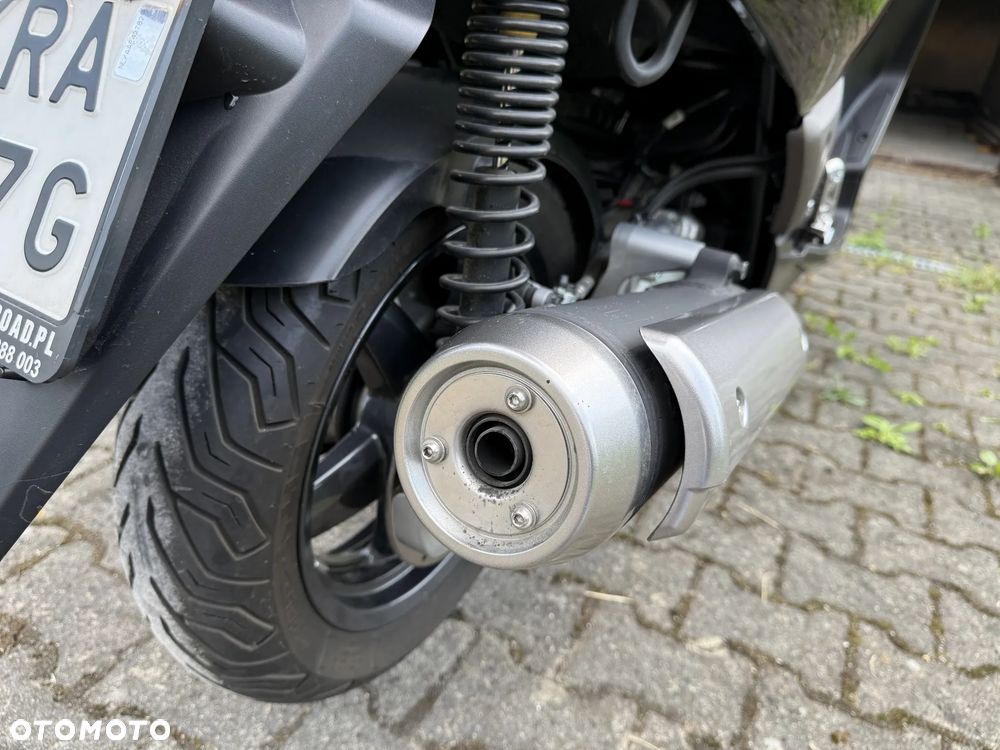 Yamaha X-max - 24