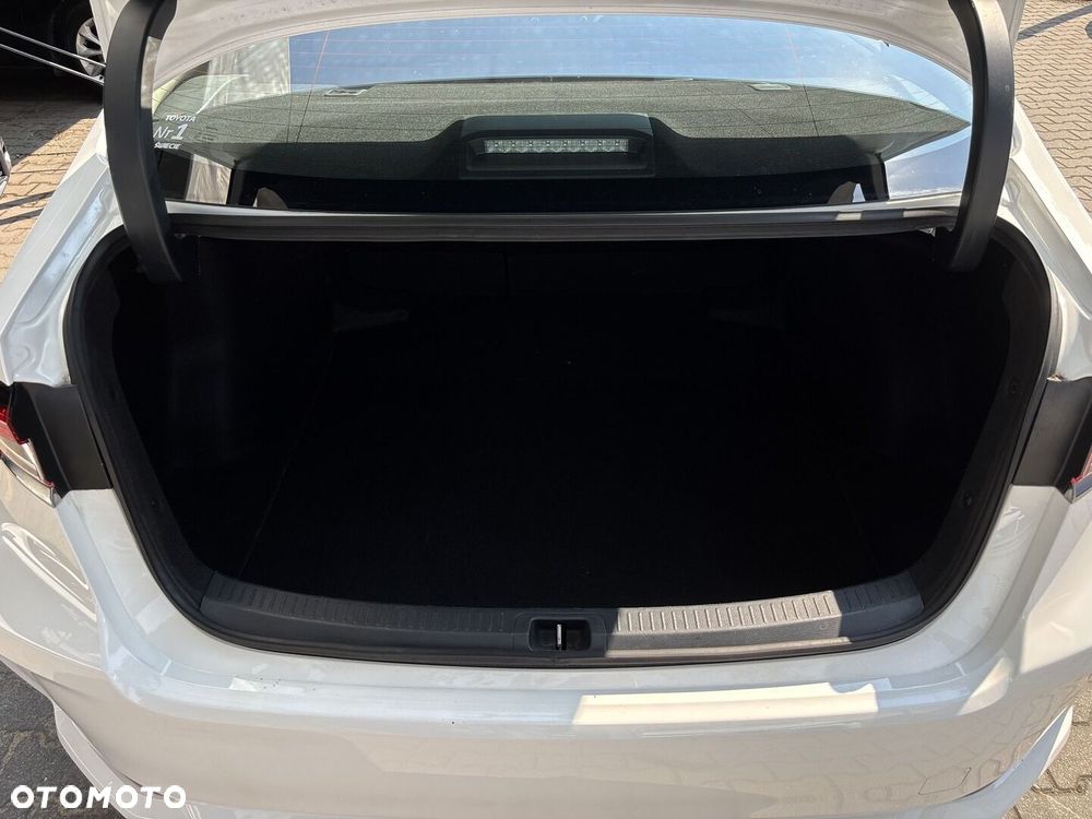Toyota Corolla - 13