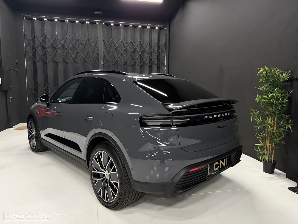 Porsche Macan Electric 4S - 3