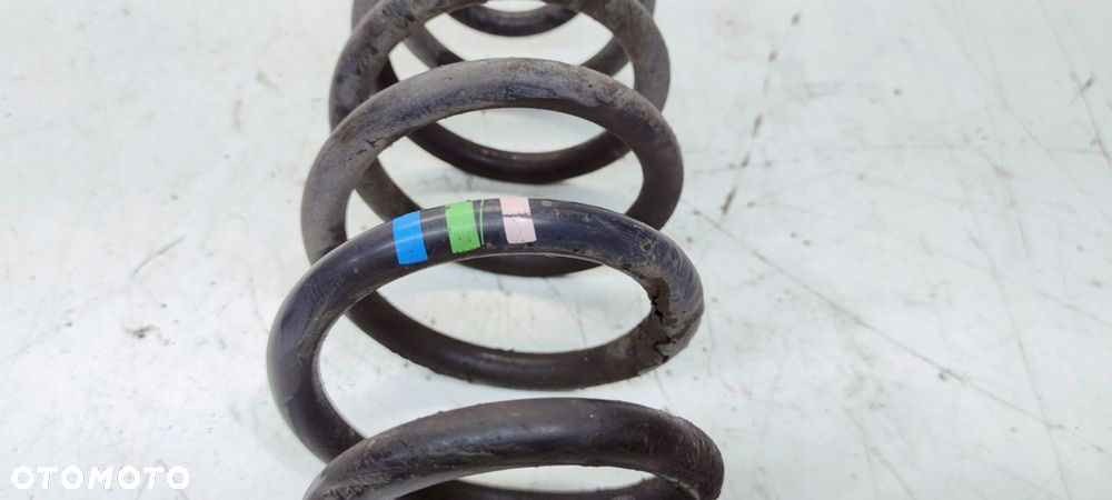 SPRĘŻYNA PRZÓD PRZEDNIA LEWA LUB PRAWA AUDI A4 B6 B7 305X15 MM - 2
