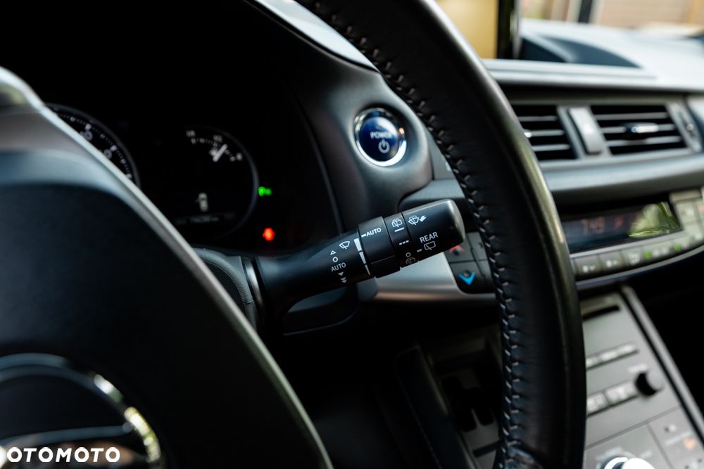 Lexus CT 200h F Sport - 32