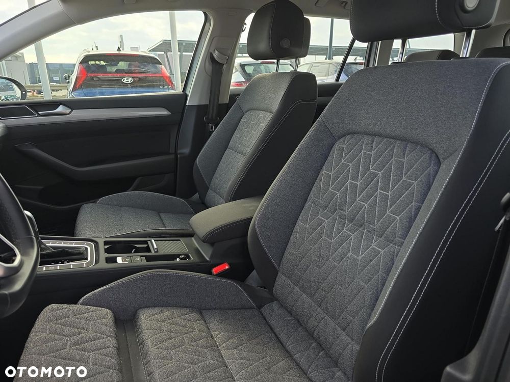 Volkswagen Passat Variant - 13