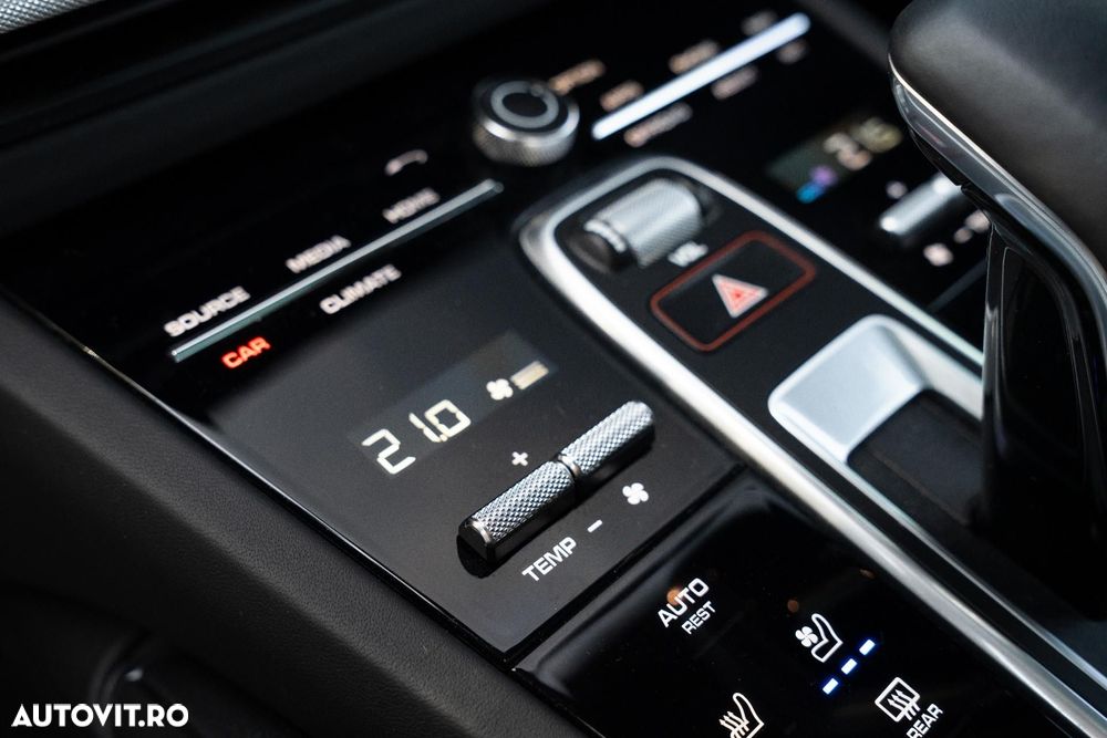 Porsche Cayenne Turbo - 15