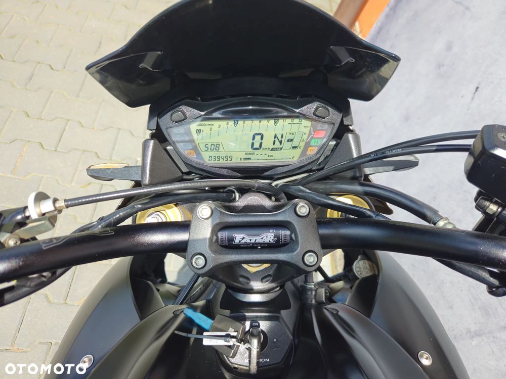 Suzuki GSX - 12