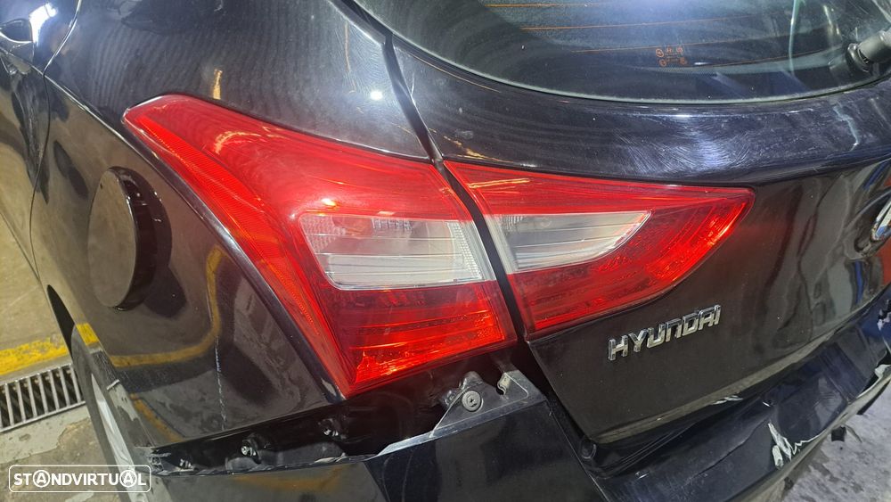 Hyundai i30 II Hatchback (GD) 1.6 CRDi - PARA PEÇAS - 8