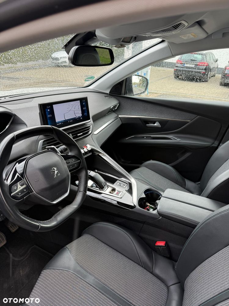 Peugeot 3008 1.5 BlueHDi Allure Pack S&S EAT8 - 23