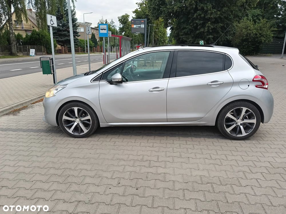 Peugeot 208 1.6 e-HDi Allure STT - 1