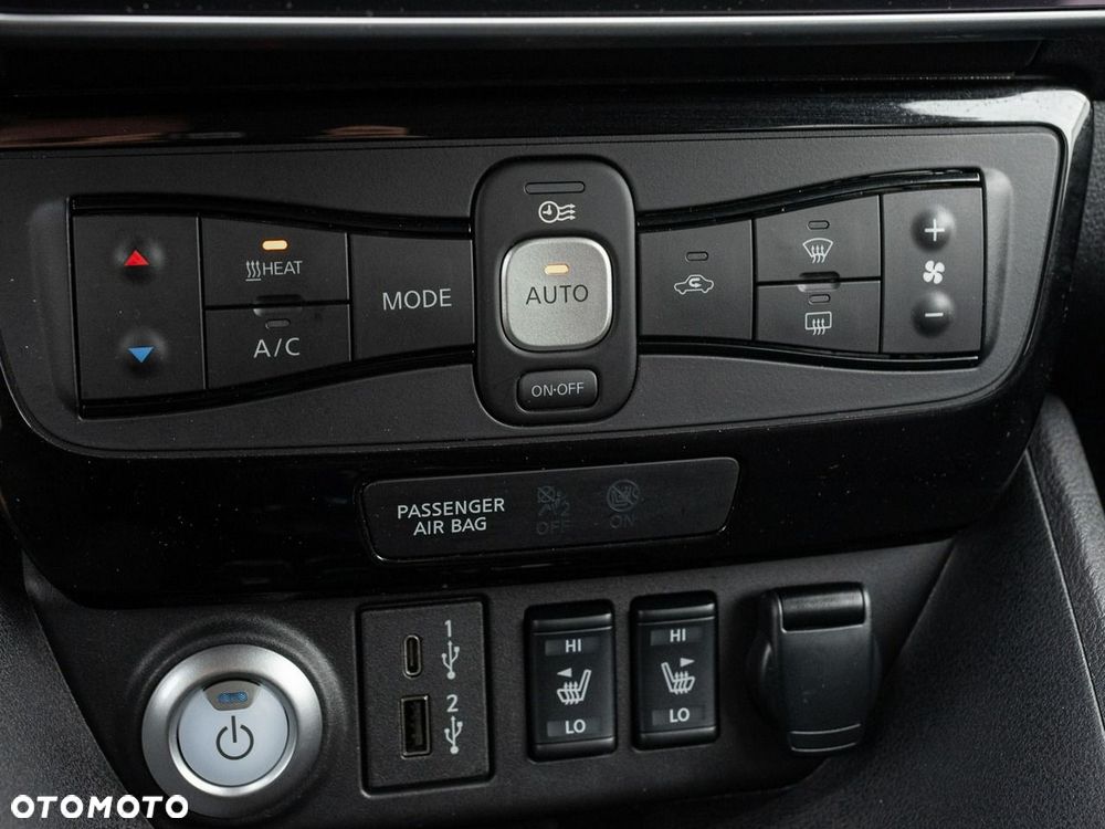 Nissan Leaf 40kWh N-Connecta - 17