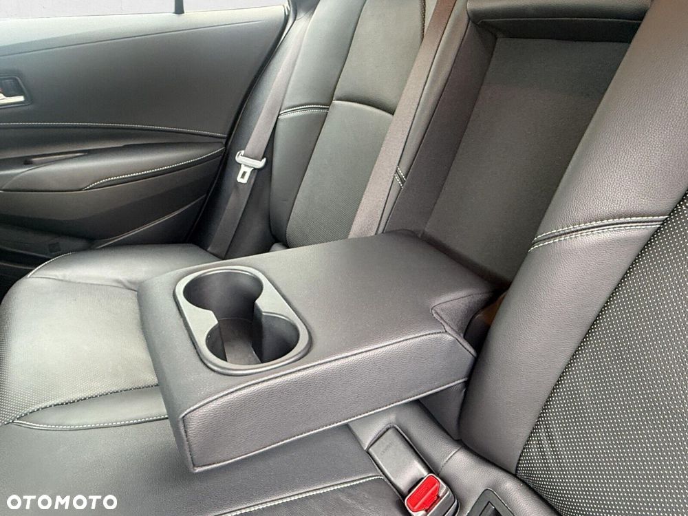 Toyota Corolla - 22