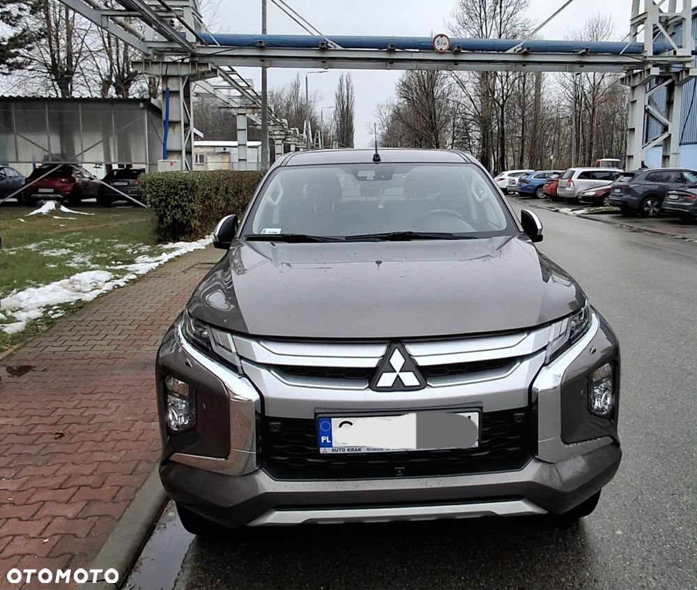 Mitsubishi L200 2.2 d DC Instyle Plus - 2