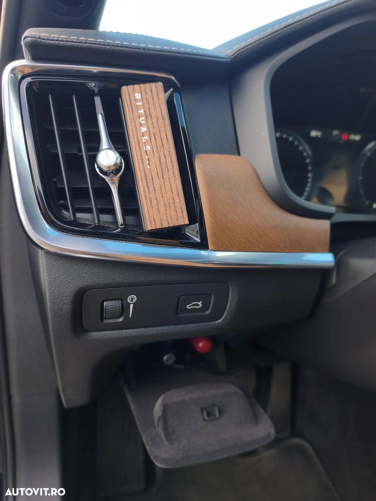 Volvo S90 D5 AWD Geartronic Inscription - 24