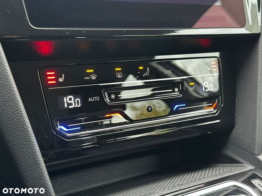 Volkswagen Passat 2.0 TSI Business DSG - 23