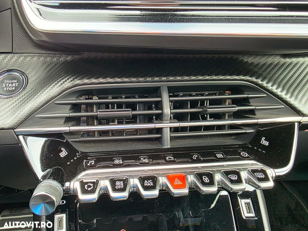 Peugeot 2008 PureTech 130 EAT8 GT - 28