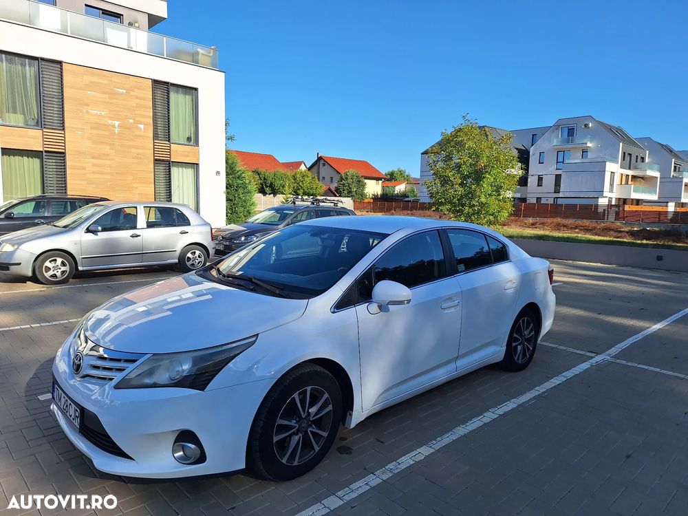 Toyota Avensis 2.0 D-4D Executive - 1