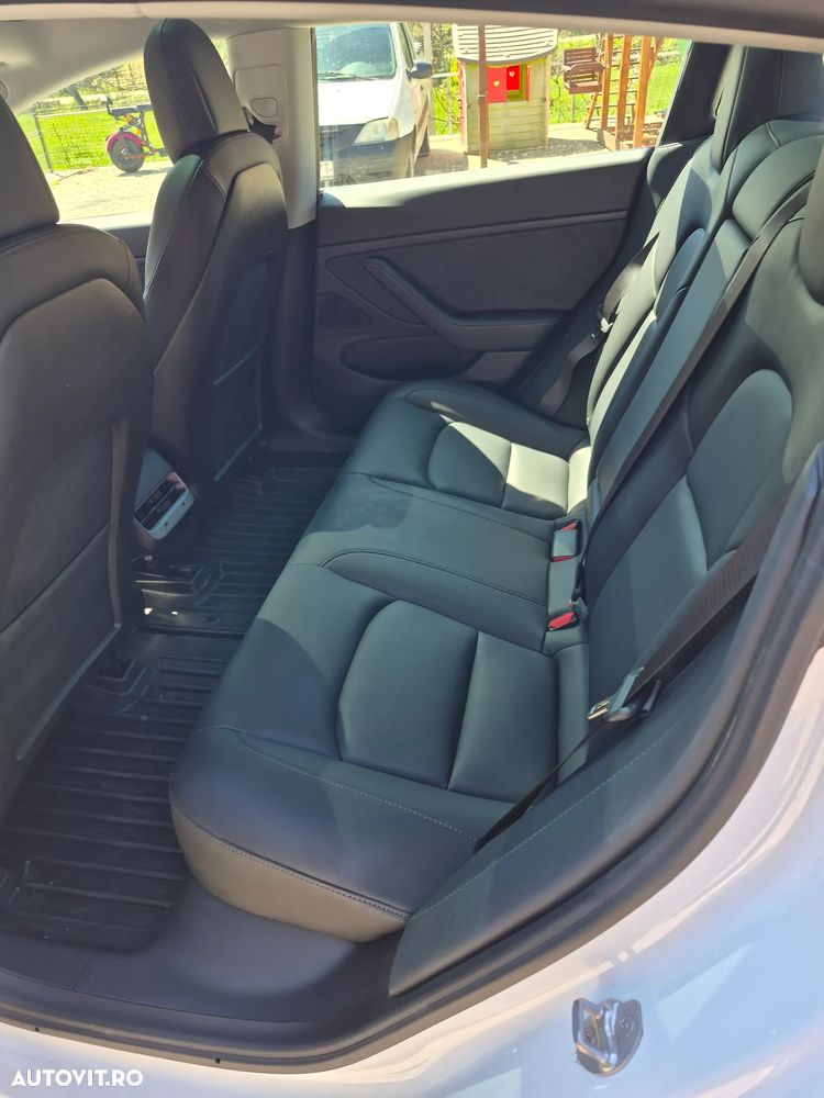 Tesla Model 3 - 13