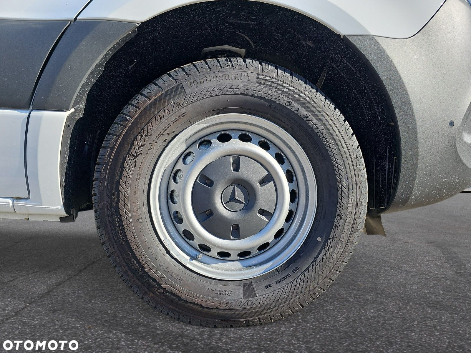 Mercedes-Benz Sprinter 320 e - 9