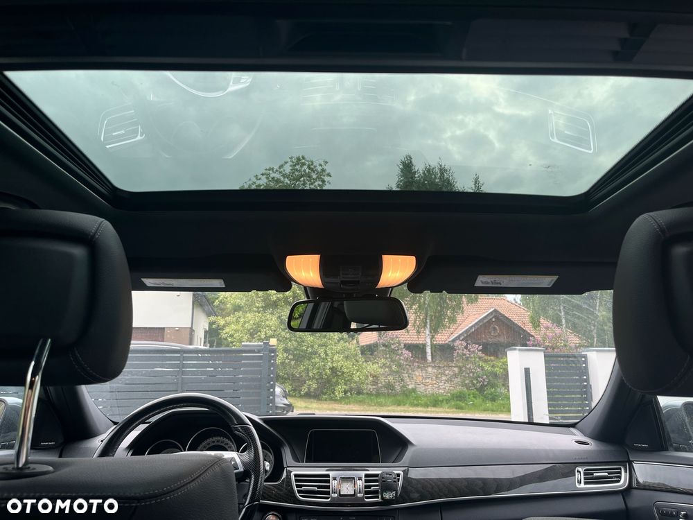 Mercedes-Benz Klasa E 350 4Matic 7G-TRONIC - 22