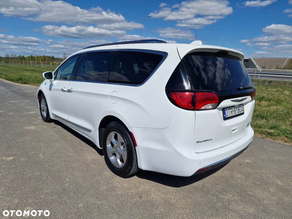 Chrysler Pacifica - 14