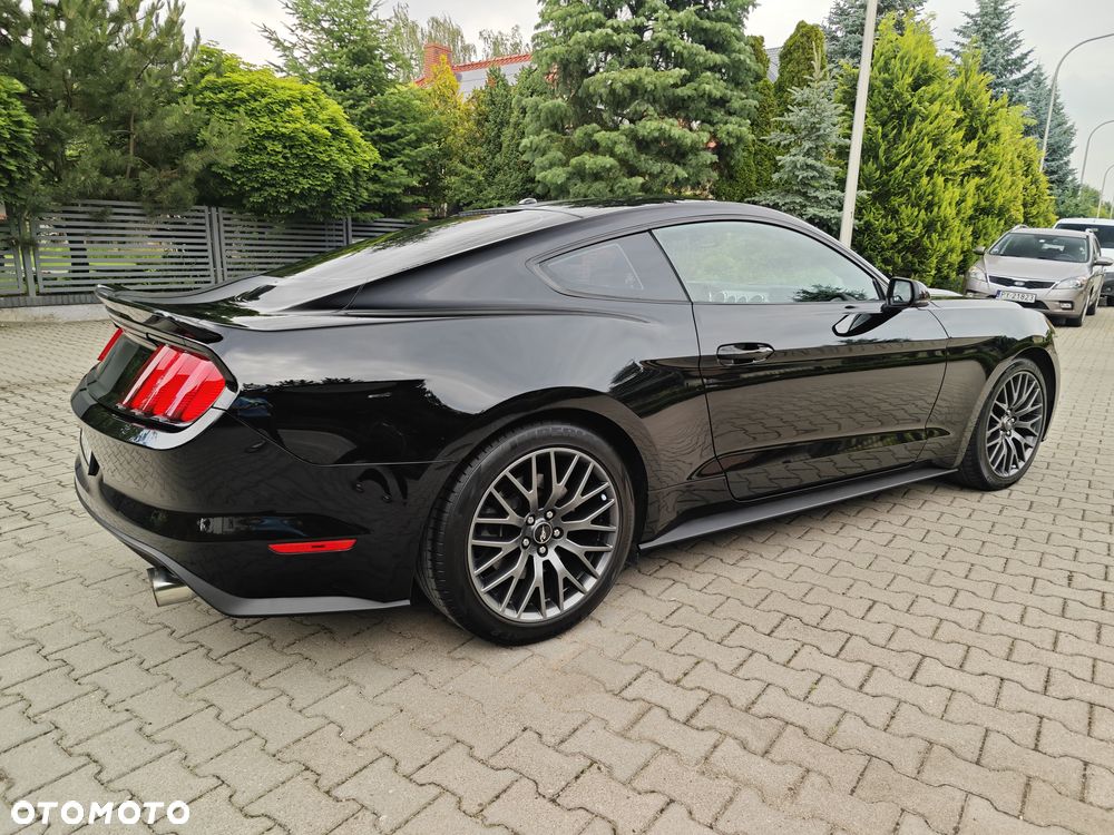 Ford Mustang - 12