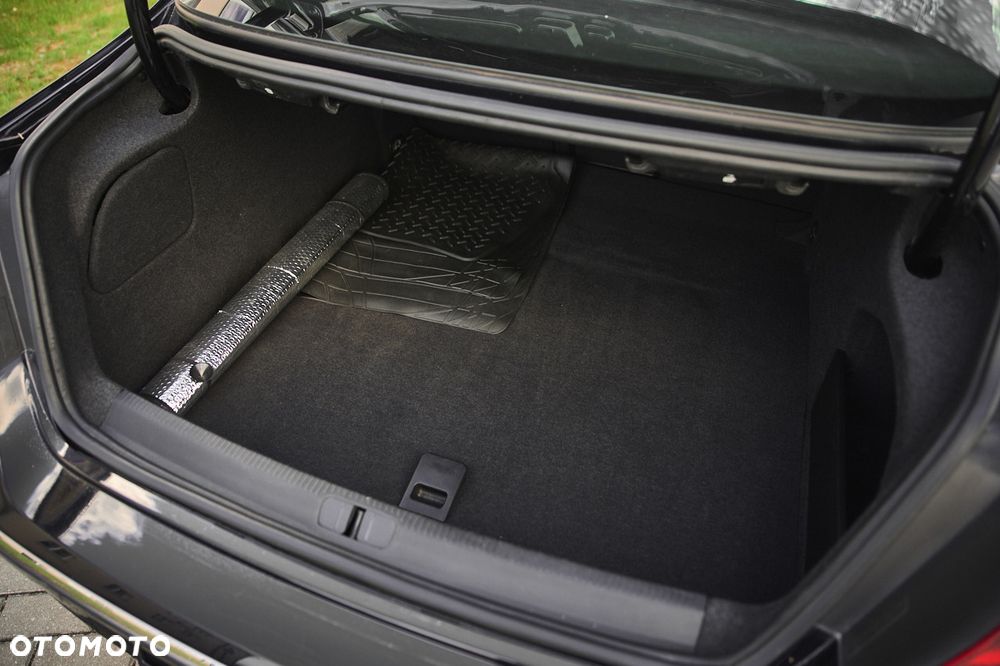 Volkswagen Passat CC 2.0 Blue TDI - 33
