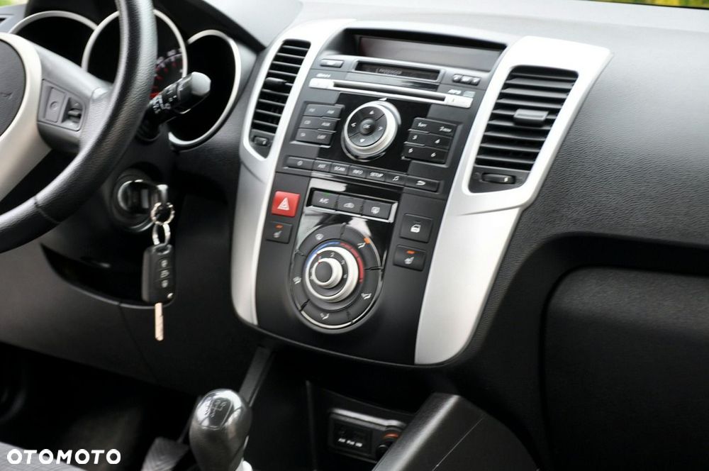 Kia Venga - 26