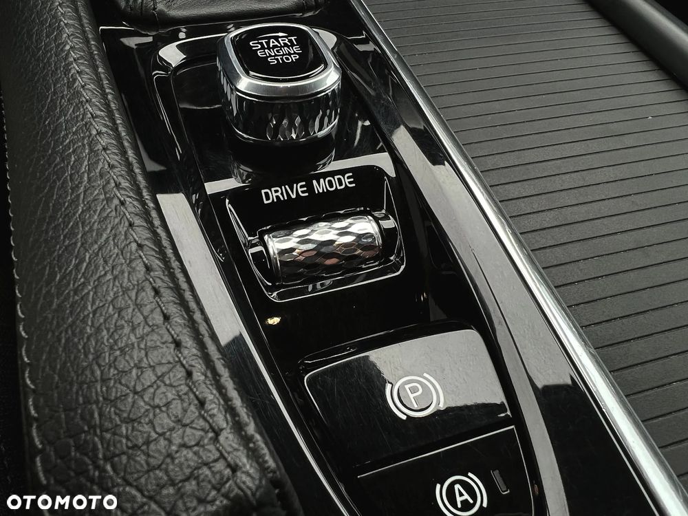 Volvo V90 D4 Momentum Pro - 31