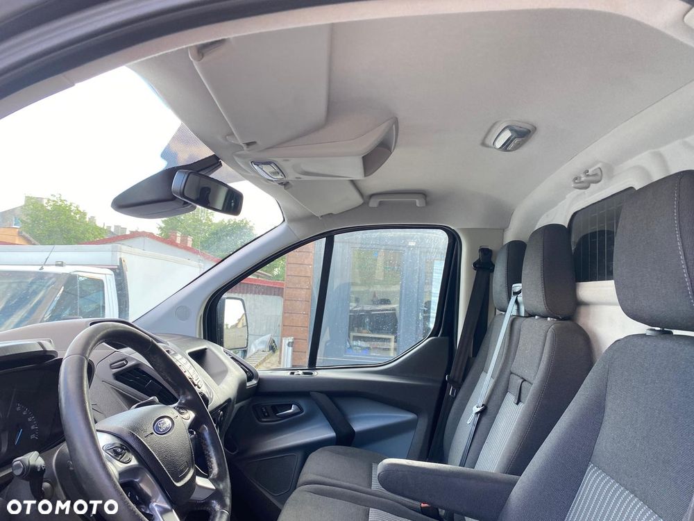 Ford TRANSIT CUSTOM - 12