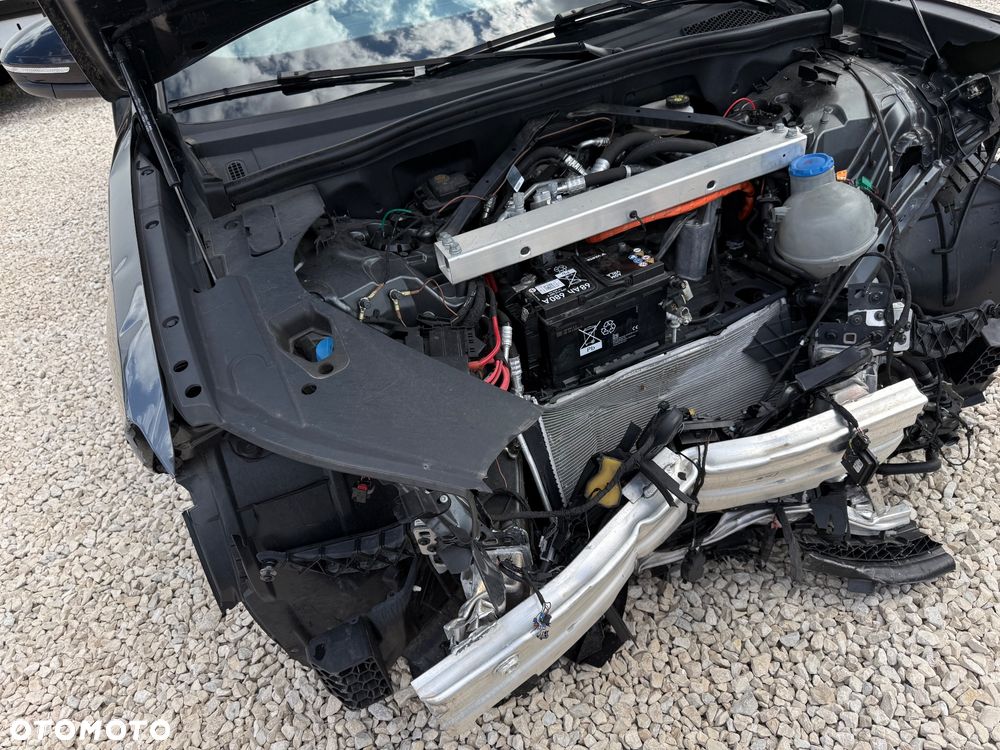 Audi SQ6 - 40