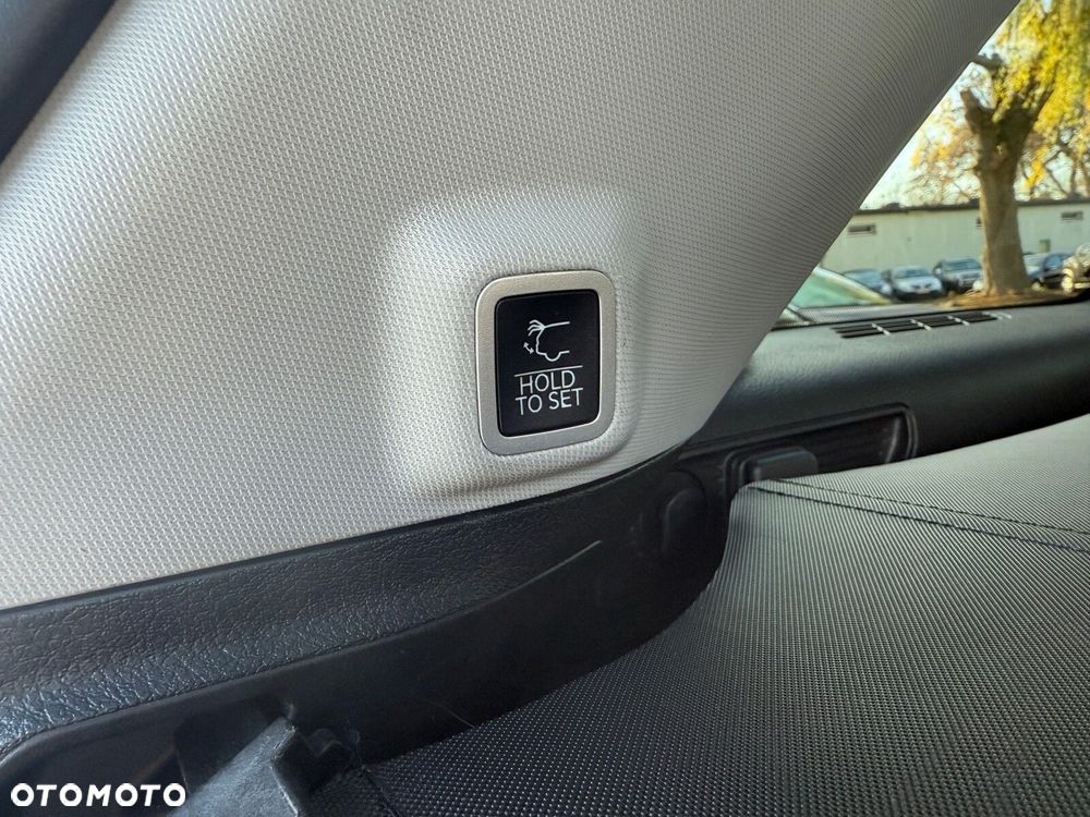 Jeep Grand Cherokee - 12