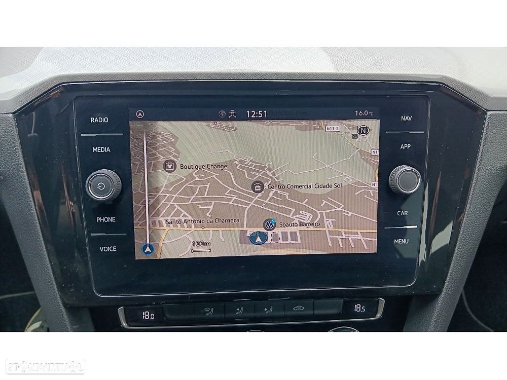 VW Passat Variant 2.0 TDi Business DSG - 14