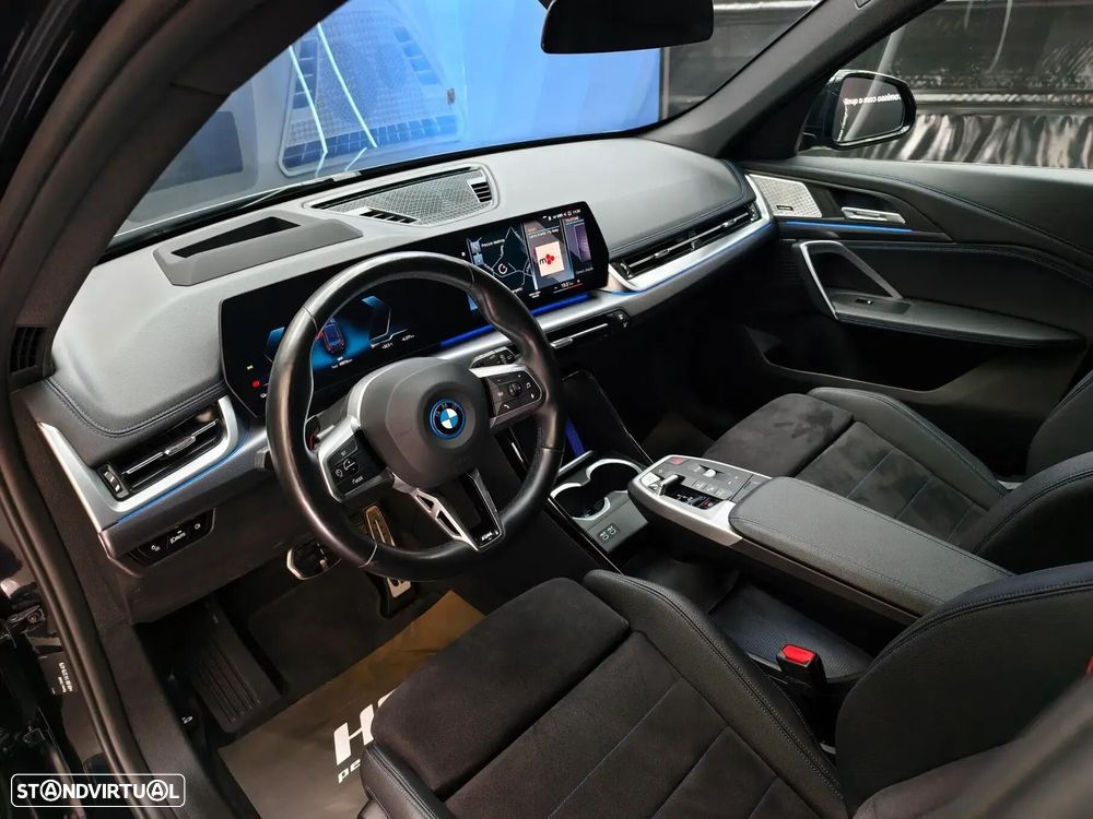 BMW iX1 xDrive30 Pack Desportivo M - 20