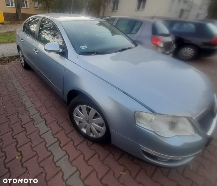 Volkswagen Passat 1.6 FSI Sportline - 6
