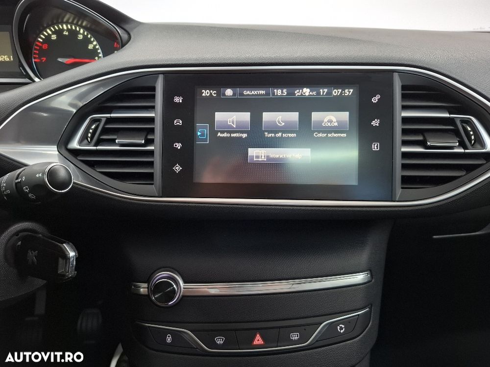 Peugeot 308 1.2 L PureTech Turbo Allure - 20