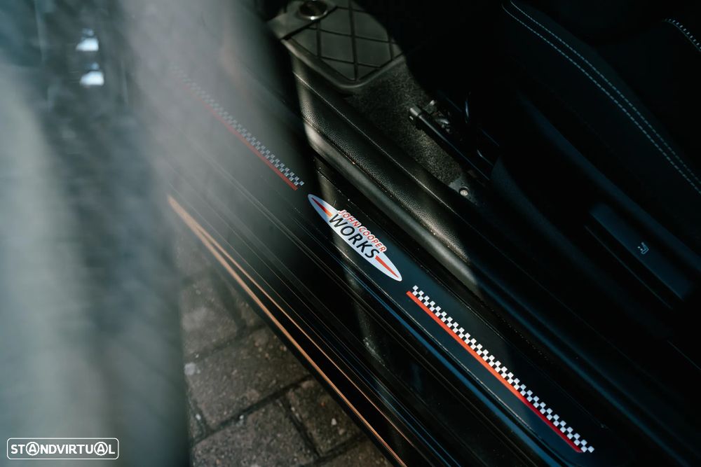 MINI Cabrio John Cooper Works Auto Desportiva - 11