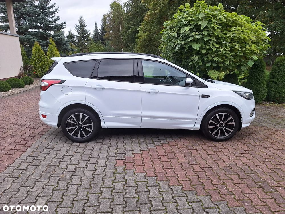 Ford Kuga 1.5 EcoBoost 2x4 ST-Line - 4