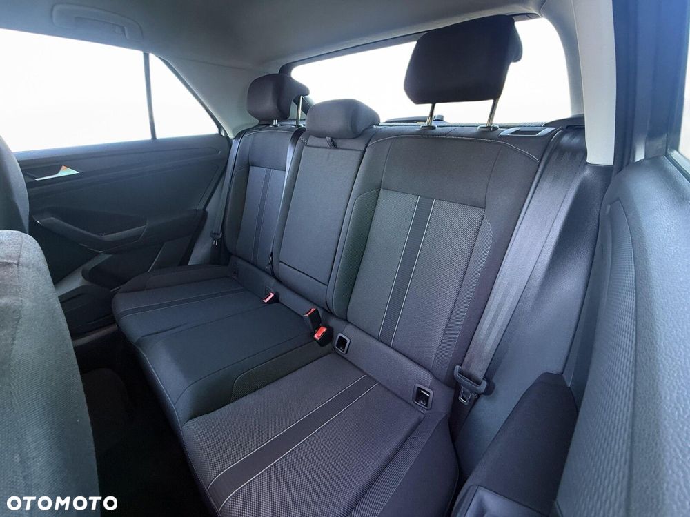 Volkswagen T-Roc - 29