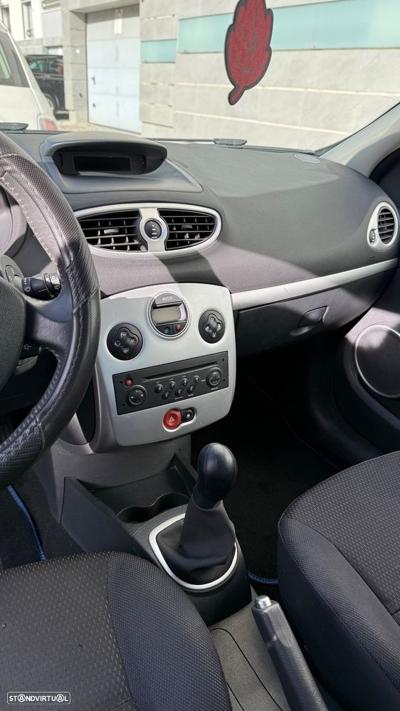 Renault Clio 1.2 16V 75 Expression - 7