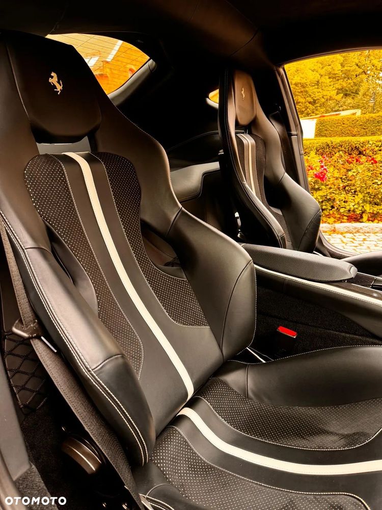 Ferrari 812 Superfast - 12