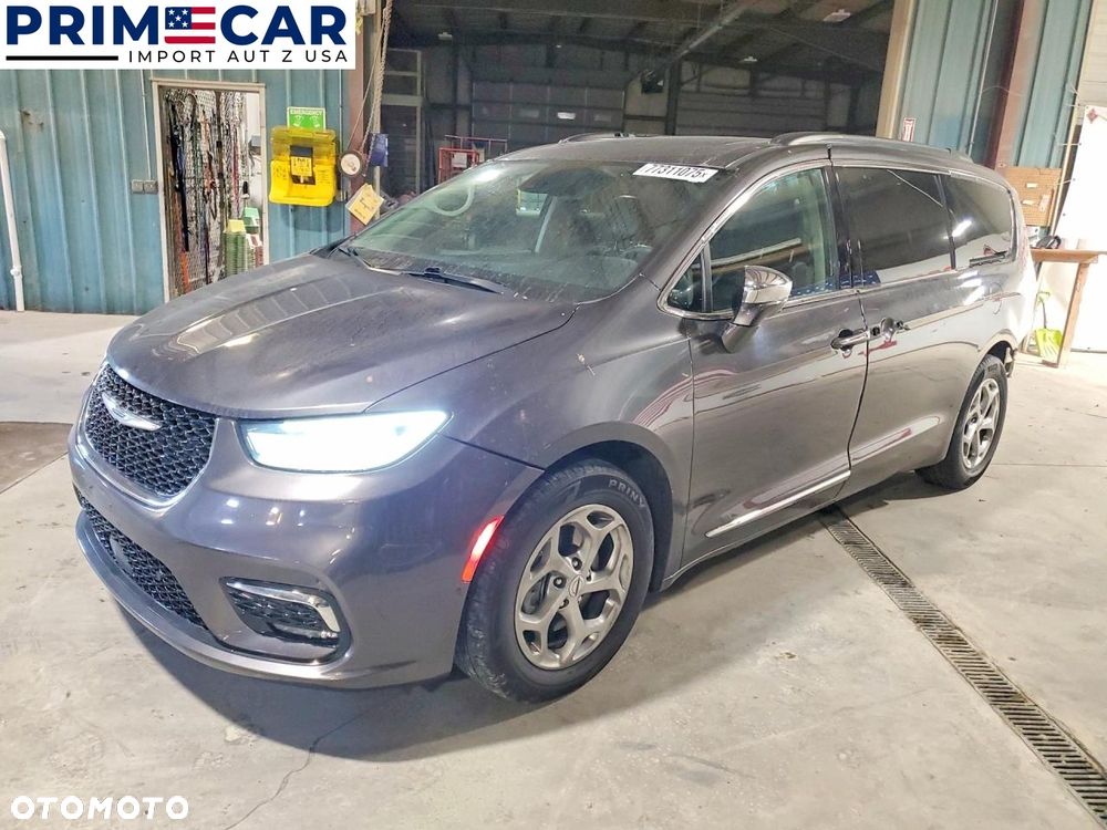 Chrysler Pacifica - 1