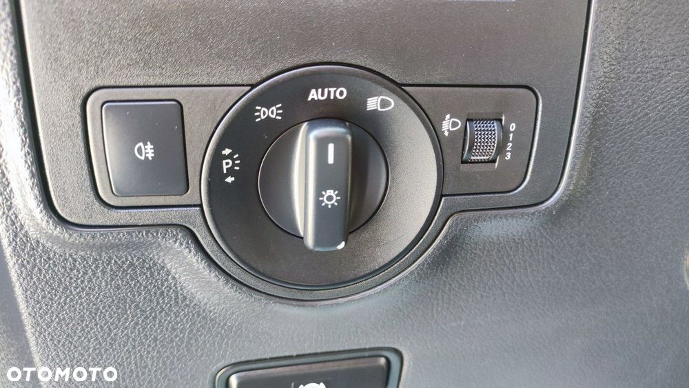 Mercedes-Benz Vito - 24