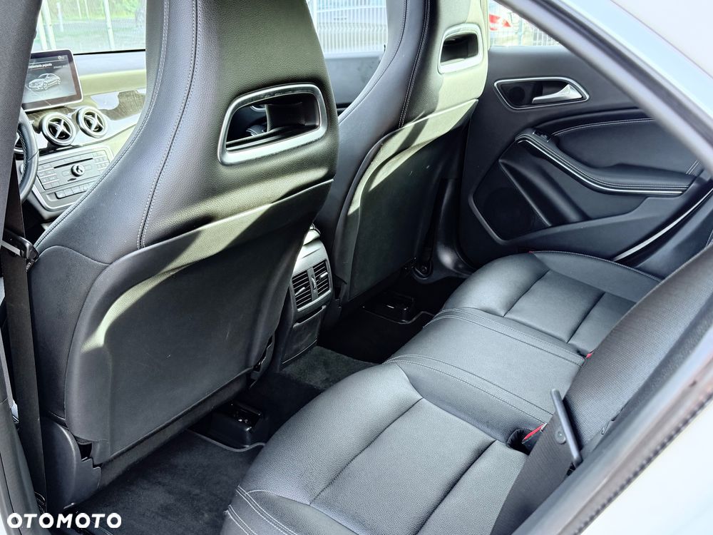 Mercedes-Benz CLA 250 4Matic 7G-DCT Edition 1 - 34