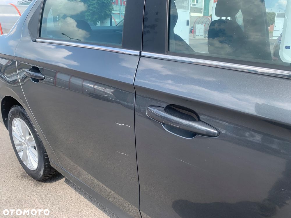 Peugeot 301 1.6 BlueHDi Active - 28