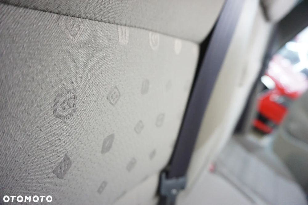 Volvo V70 D5 Comfort - 22