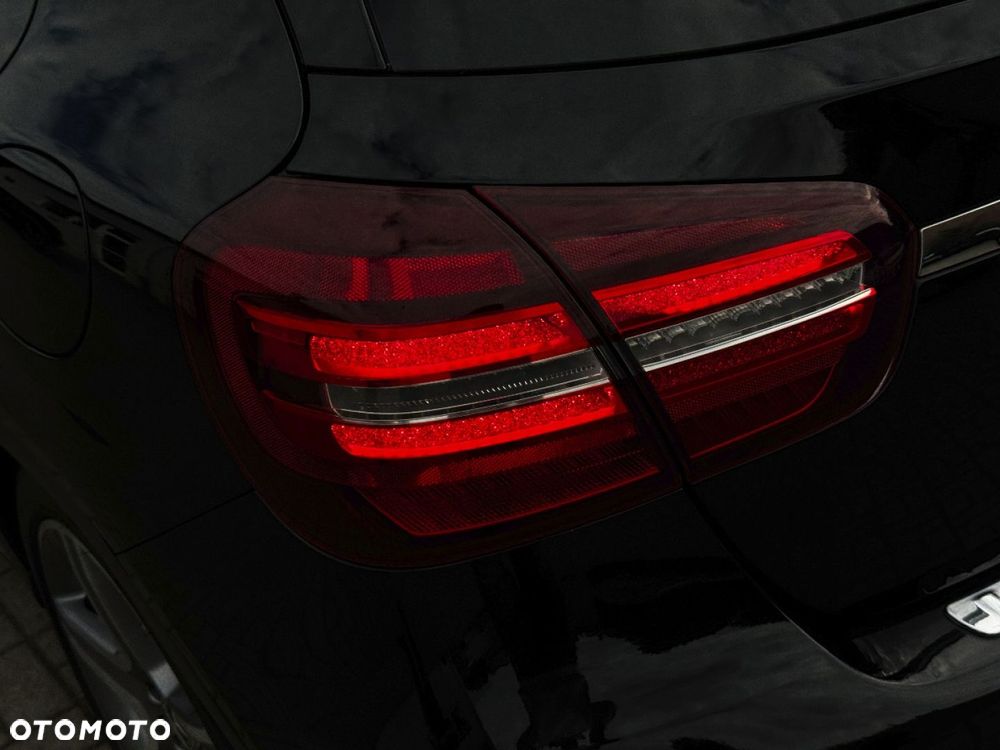 Mercedes-Benz GLA - 34